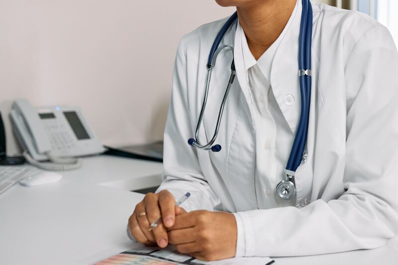 "È solo rotto". Ma è un tumore. Il ragazzo muore, medico condannato