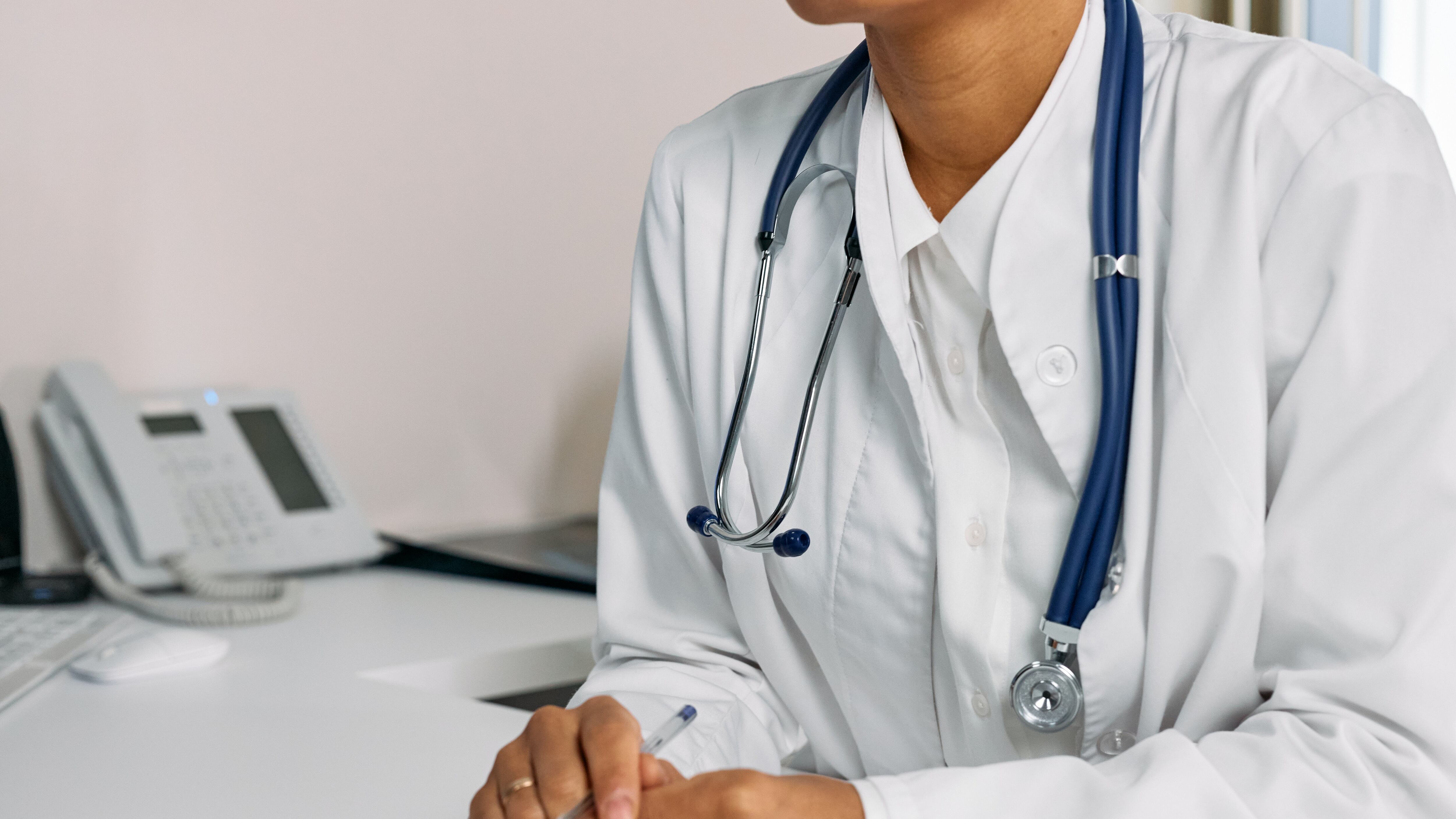 "È solo rotto". Ma è un tumore. Il ragazzo muore, medico condannato