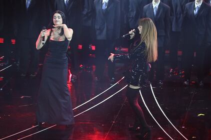 Sanremo 2024: ecco il look della quarta serata del Festival di Annalisa 9