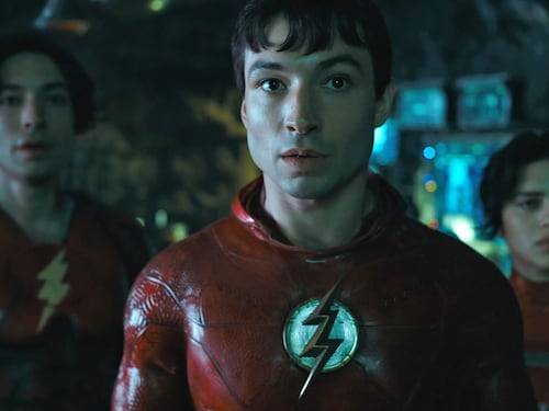 Ezra Miller, dalla droga alle violenze: tutte le accuse contro la star di The Flash