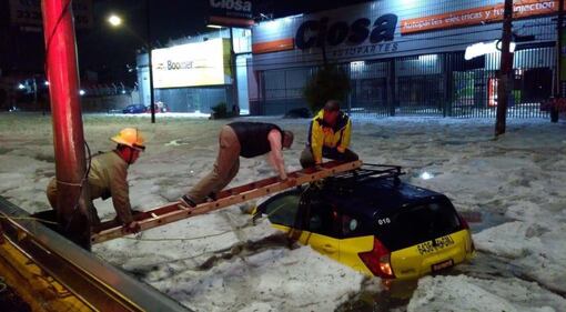 Messico, un'eccezionale grandinata ha sepolto Guadalajara 6
