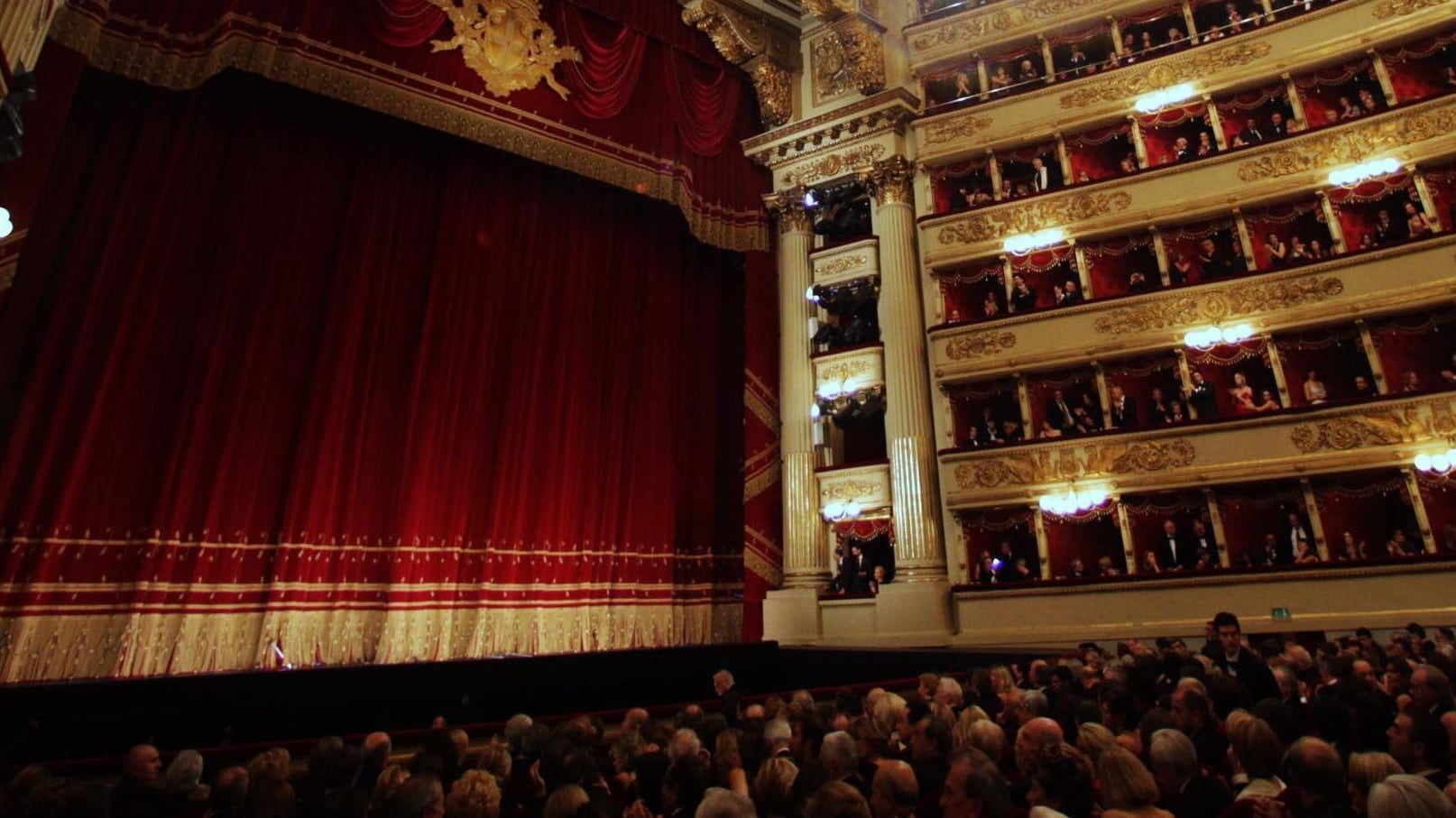 In arrivo 9 milioni e mezzo per teatri e culturaLa sorpresa Finanziamento sbloccatoSalvi Piccolo, Triennale, Verdi e Scala. Due milioni alle biblioteche