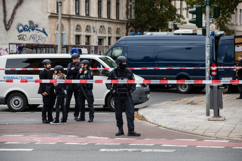 Terrore a Halle, due morti nella sparatoria alla sinagoga 1