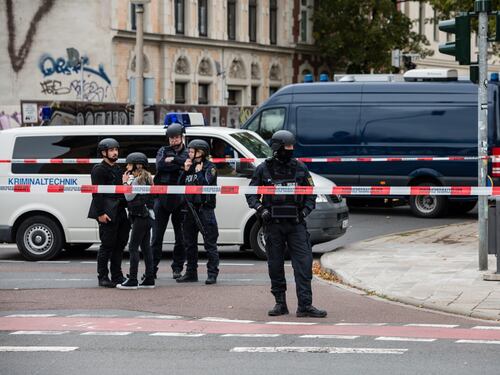 Terrore a Halle, due morti nella sparatoria alla sinagoga