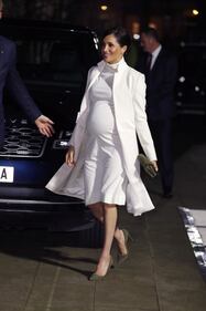 Meghan Markle chic in bianco: foto 5