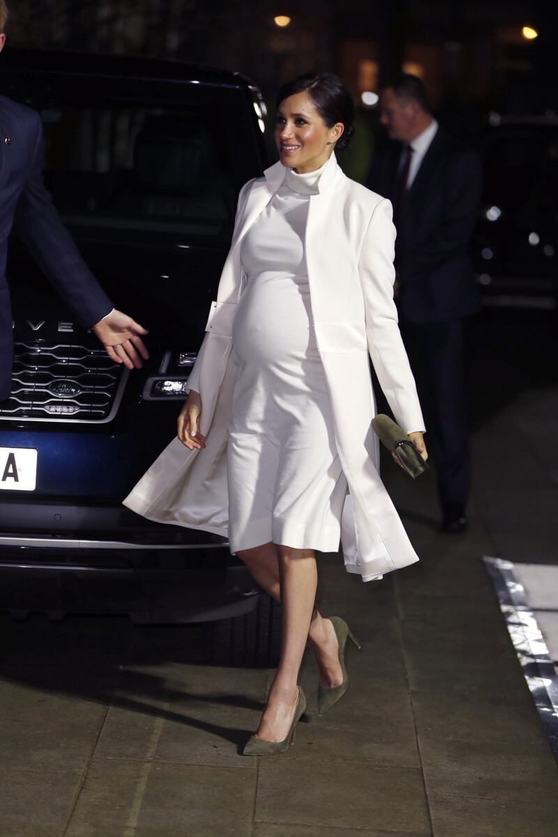 Meghan Markle chic in bianco: foto 5
