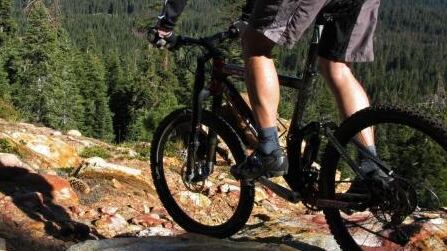 Val Susa, filo di ferro contro i ciclisti