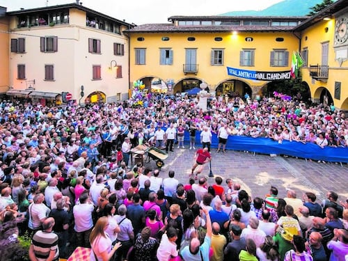 La corsa delle "cento uova". Una festa lunga un secolo