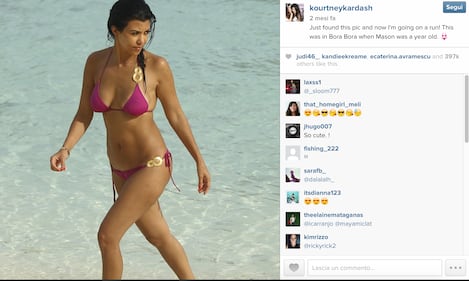 Kourtney Kardashian pompa il latte dal seno su Instagram 8