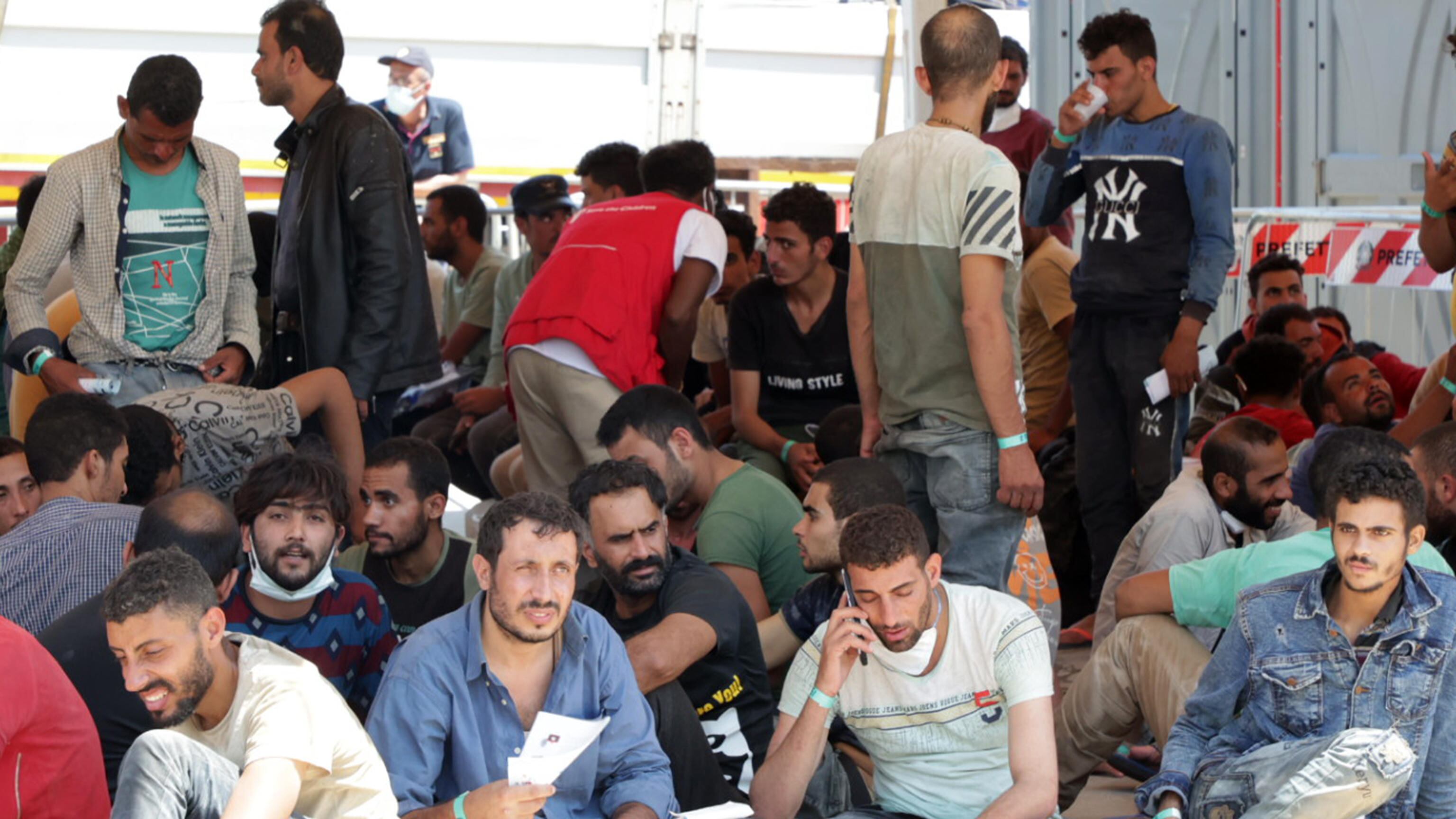 "Fermare l'emergenza migranti". L'Imam di Catania zittisce la sinistra