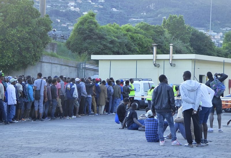 Ventimiglia in mano ai migranti: è caos 7