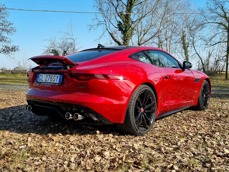 Jaguar F-Type 75 P450, le foto di un gioiello in via di estinzione 10