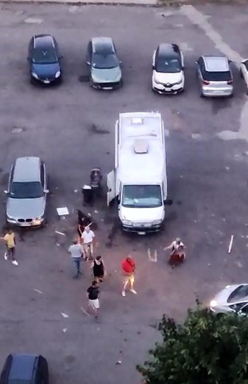 Rissa tra residenti e abusivi in via Bolla a Milano 6