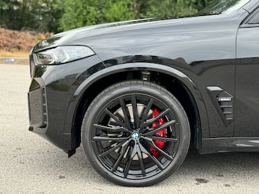BMW X5 M60i: guarda la gallery del super SUV tedesco da 530 CV 5