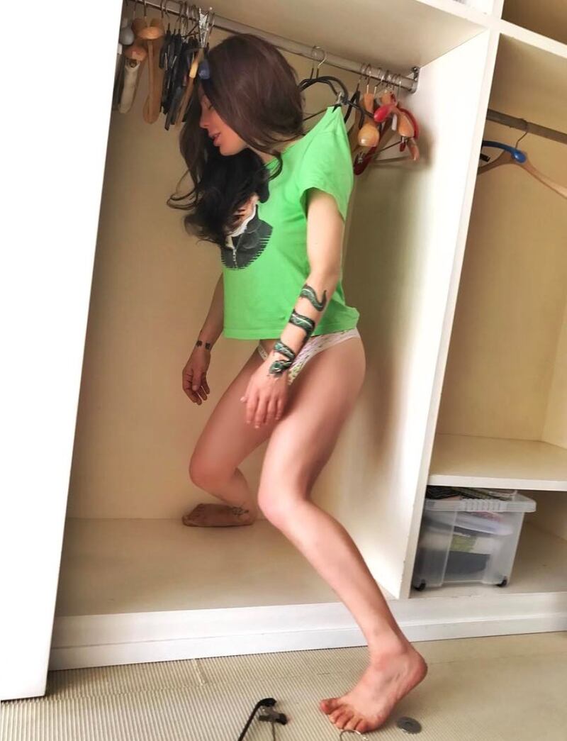 Naike Rivelli, nuda su Instagram con lo spazzolino 6