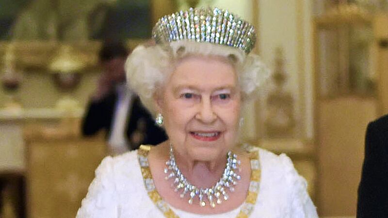 La regina Elisabetta II pronta a lasciare il trono?