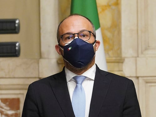 "Illogico eleggere un nuovo presidente senza l'intera maggioranza di governo"