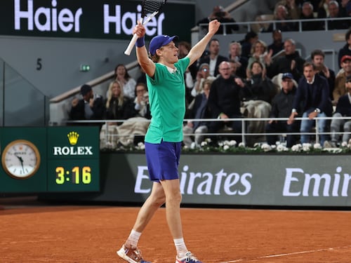 Sinner doma la storia e Djokovic si inchina. "Ma io soffro Alcaraz"