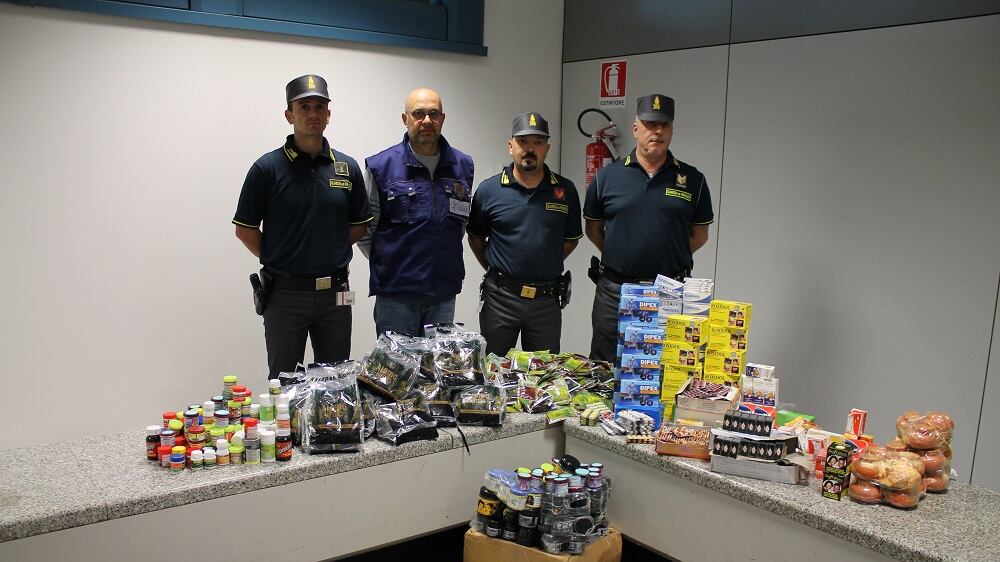 Sbarca in Sicilia con medicinali illegali: fermato un ghanese