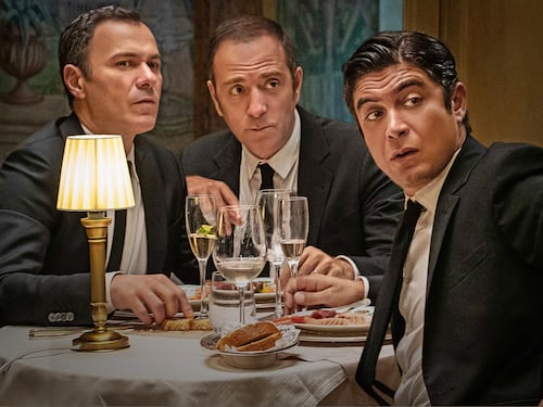 La commedia a episodi torna a parlare di corna