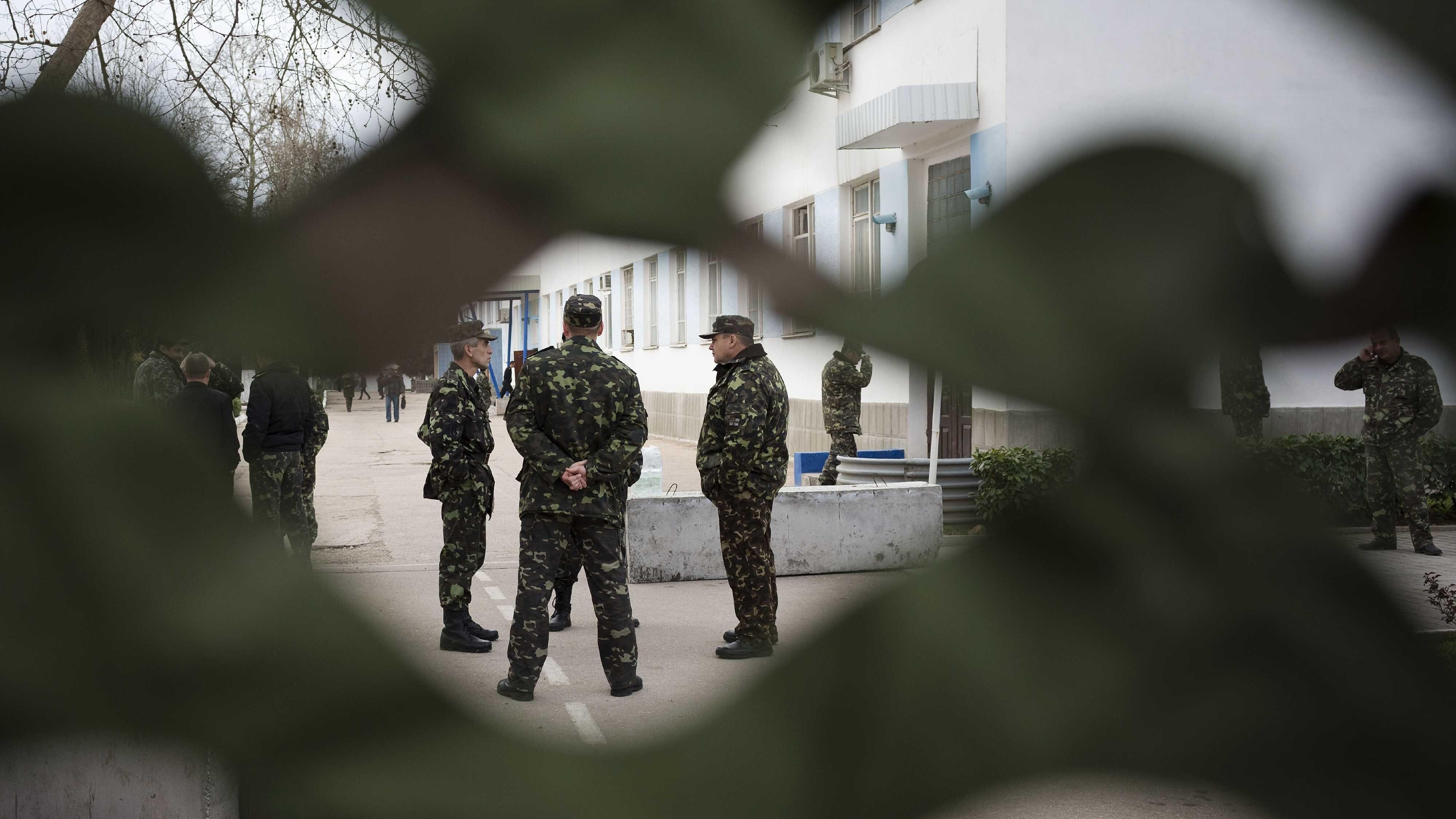 Ucraina, voto separatista nell'est: miliziani filo Kiev sparano sui civili