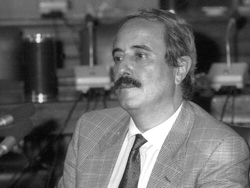 Il Comune rimedia allo sgarbo alla moglie di Falcone