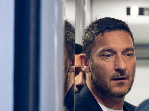 "È salita su uno yacht per raggiungerlo": così Totti e Noemi si vedono di nascosto