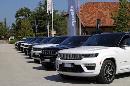 Jeep Grand Cherokee 4xe: guarda tutte le foto 2