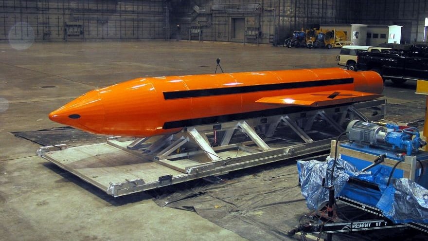 I dettagli della GBU-43, la madre di tutte le bombe