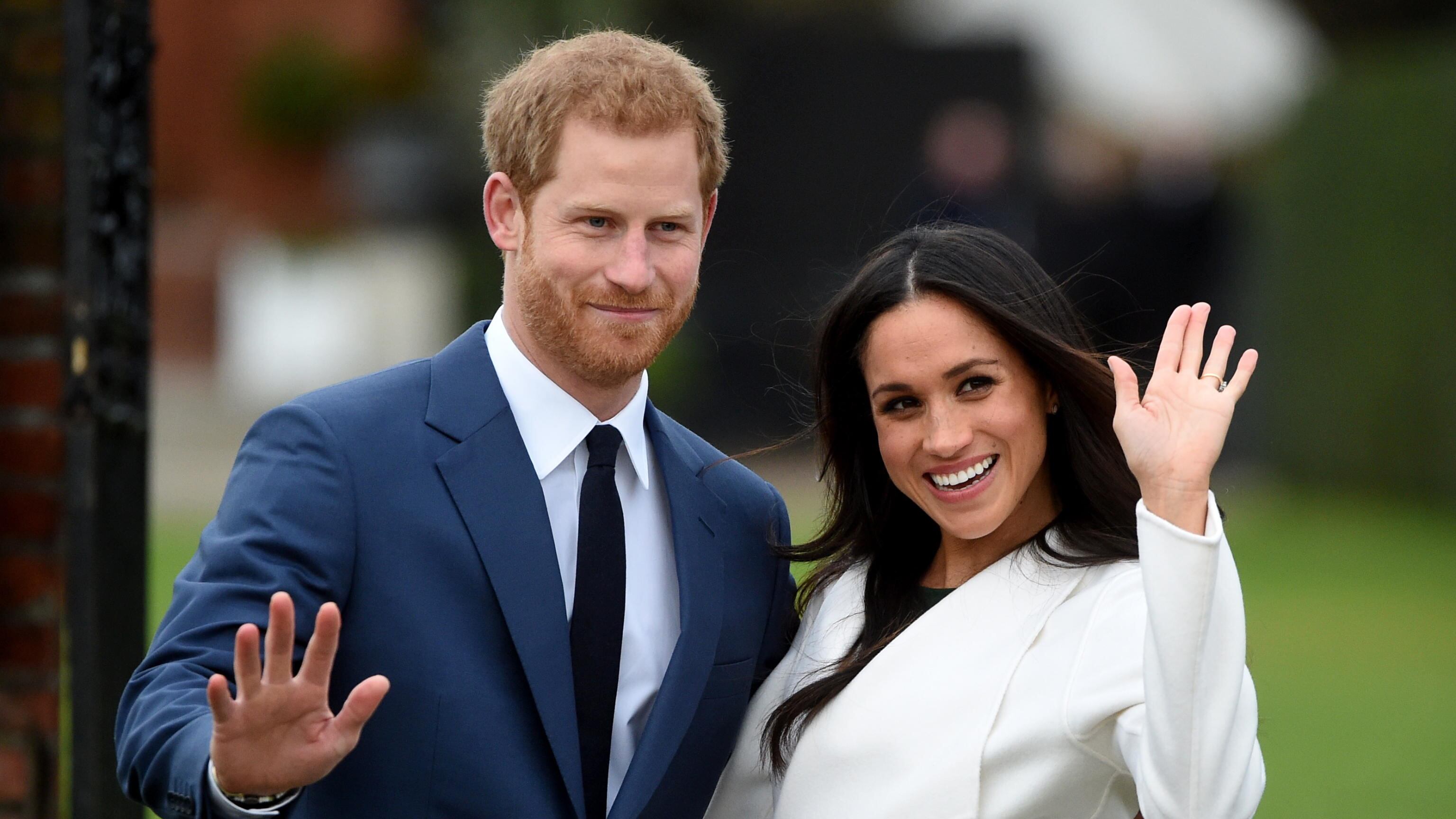 “La Regina pensava che Harry fosse folle”. Nuove rivelazioni sui Sussex