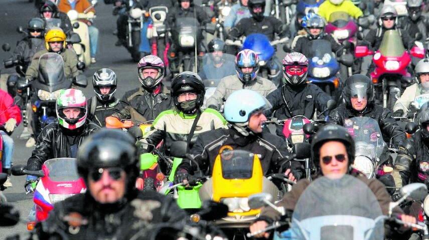 Milano, dopo le auto è guerra alle moto