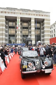 Mille Miglia, a Brescia il tradizionale rito della punzonatura 6