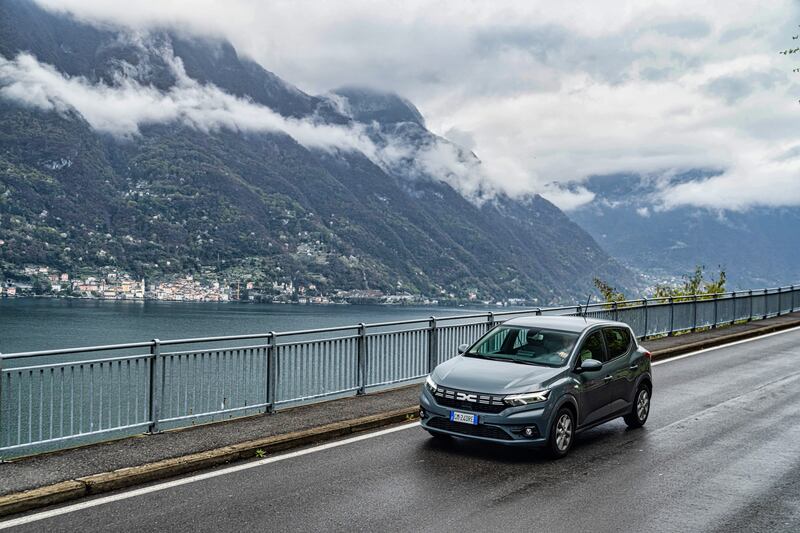 Dacia Eco-G, le foto della gamma 1