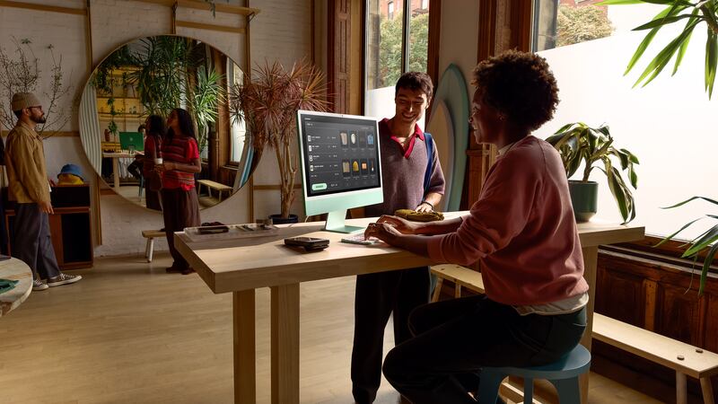 Apple-iMac-M4-lifestyle-business-storefront