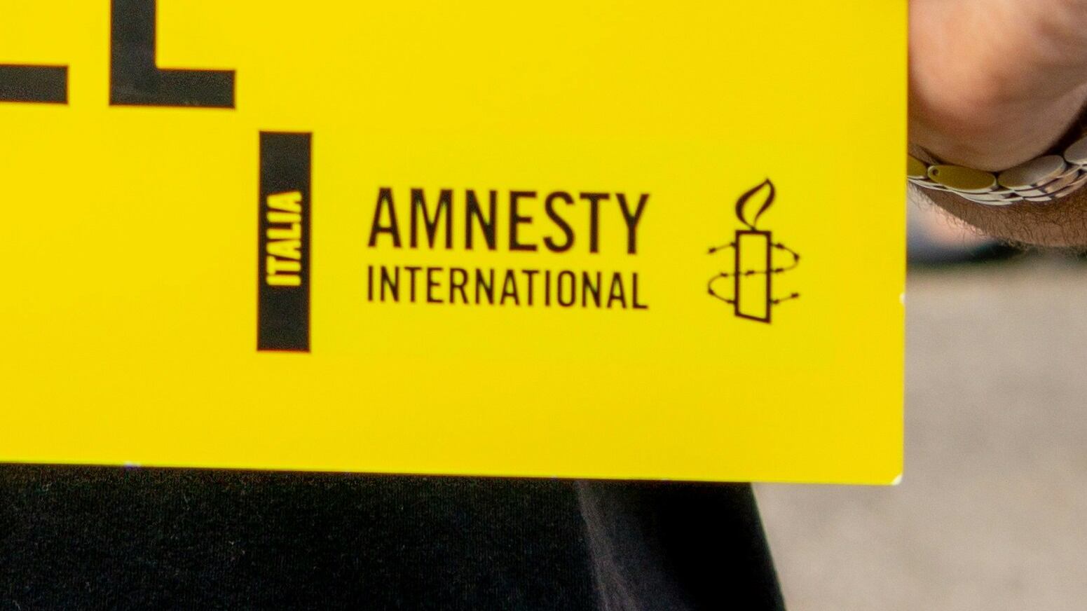 Amnesty, è bufera sul manuale anti-polizia