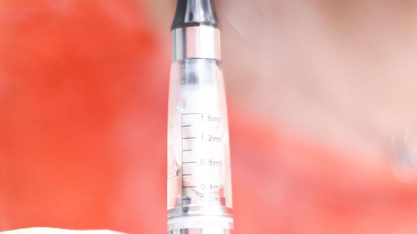 La sigaretta elettronica come quella vera In arrivo i primi divieti