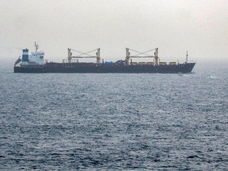 Houthi, missili contro una petroliera saudita: il Mar Rosso diventa il nuovo fronte dello scontro regionale