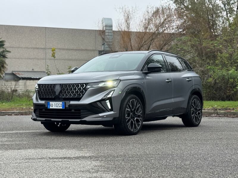 Renault Austral full hybrid: si aggiorna con il restyling 2026, la gallery del SUV francese 2
