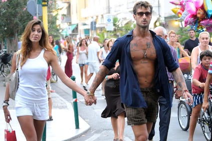 Fabrizio Corona e Belen Rodriguez fanno shopping in centro a Forte dei Marmi (agosto 2009)