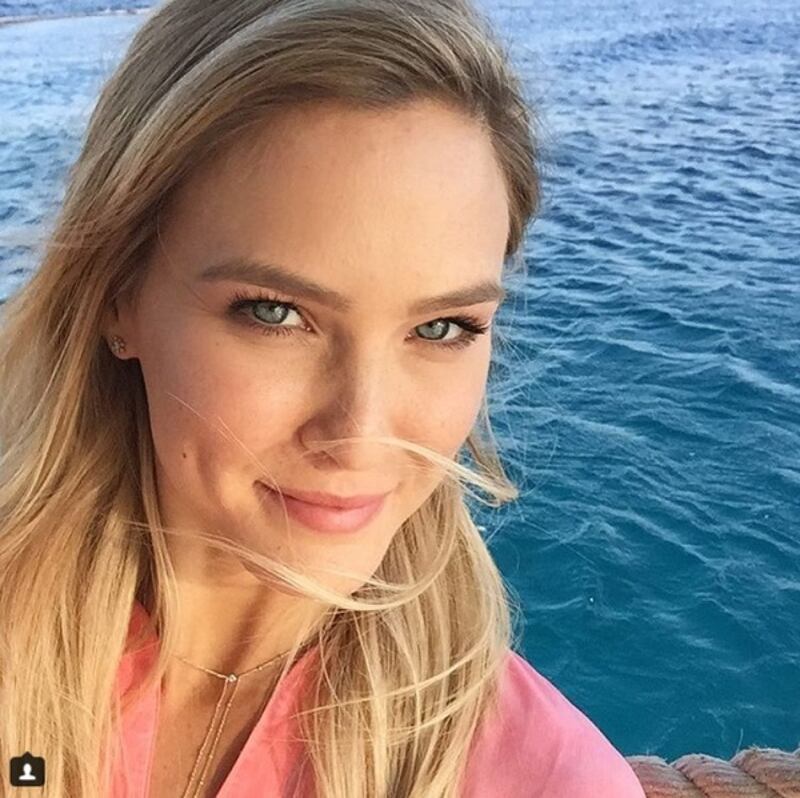 Bar Refaeli, una futura mamma social 1