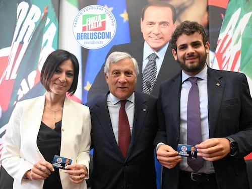 Tajani apre Forza Italia a centristi e delusi Pd