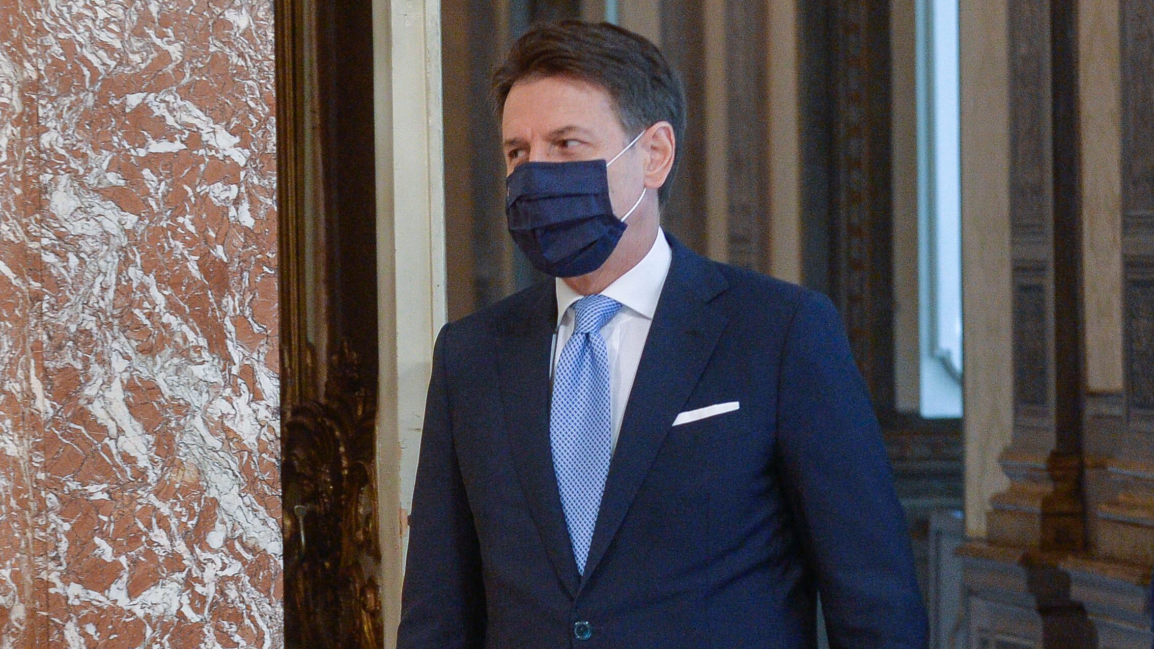 Pure Renzi incalza Conte. Ma ormai il premier ha scelto l'immobilismo
