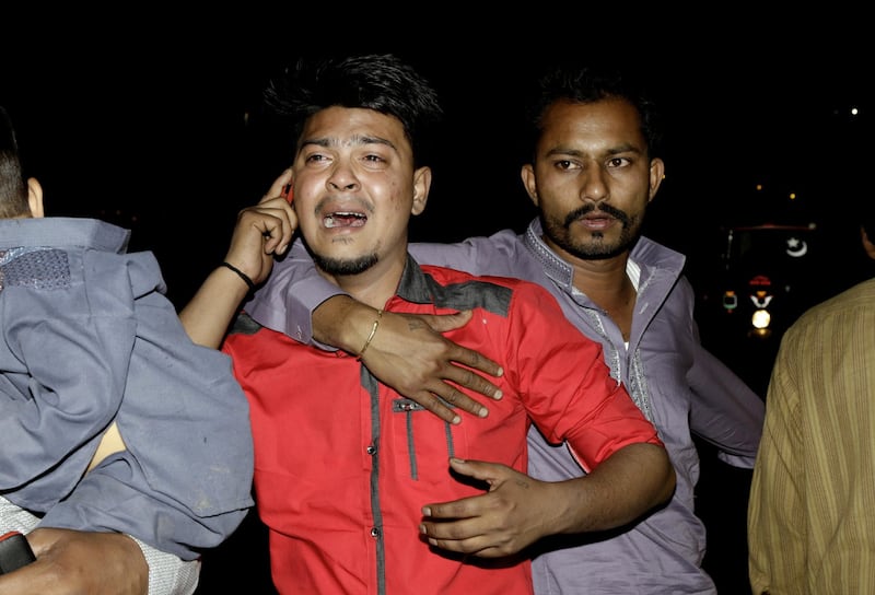 Pakistan, kamikaze si fa esplodere nel parco dei bimbi: strage di cristiani 4