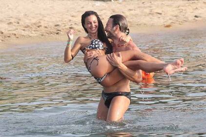 Siria De Fazio nuda nella vasca da bagno 21