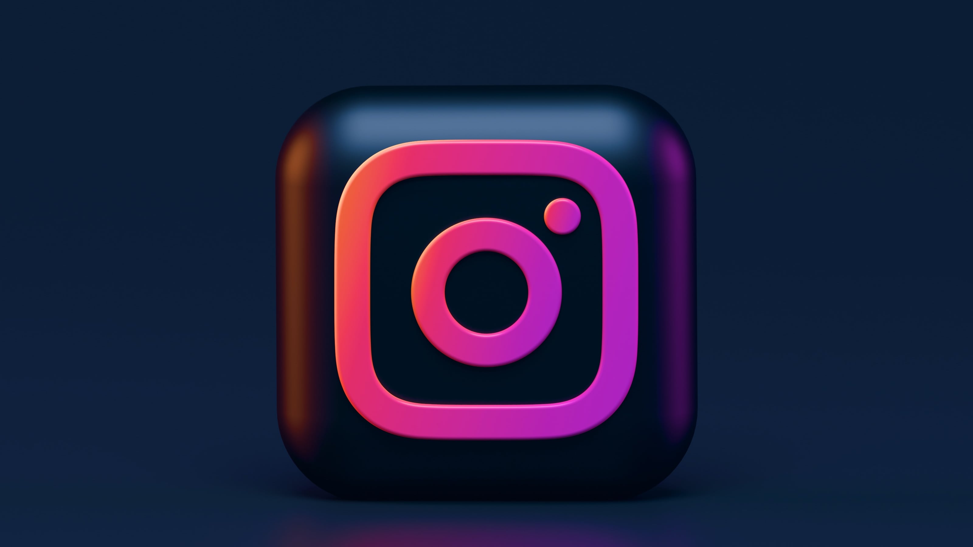 Instagram toglie il "visualizzato" dai direct: ecco come funziona
