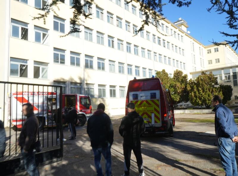 Incendio doloso in una scuola milanese 1