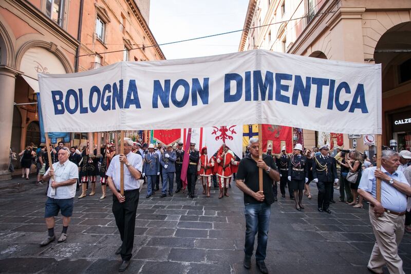 Bologna, l'anniversario della strage. Mattarella: "Segno indelebile nella coscienza civile italiana" 5