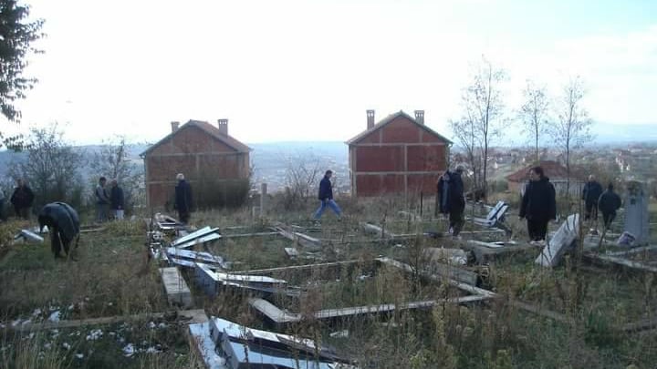 Croci spezzate: Kosovo in balia del radicalismo