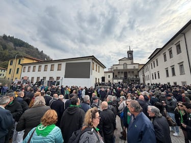 L'ultimo saluto a Umberto Bossi - FOTO 4