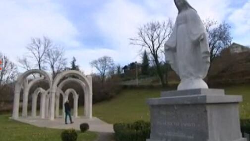 Francia, i giudici fanno rimuovere una statua della Madonna